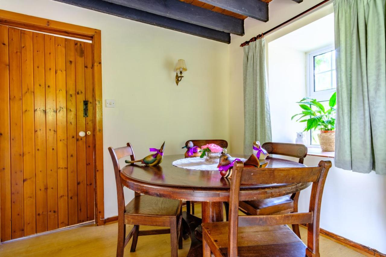 Lakeside Cottage Carmarthen Buitenkant foto